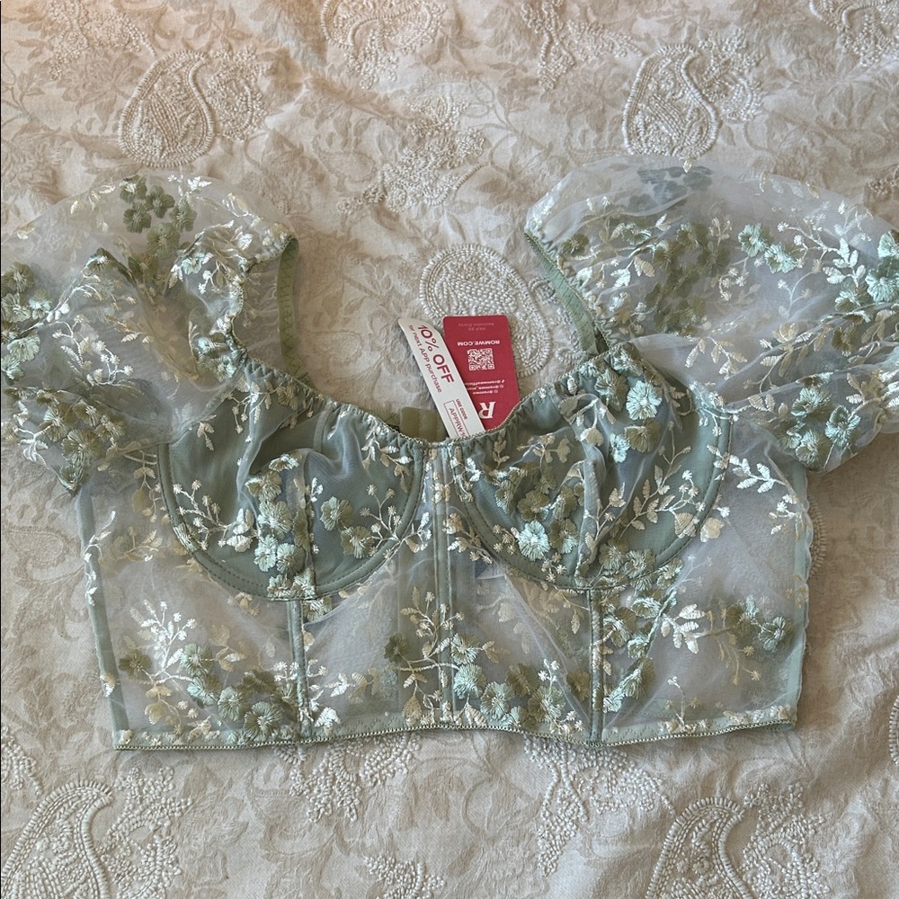 NWT Sheer Floral Embroidered Crop Top with puff sleeves and built in bra - 2XL